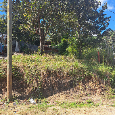 Se vende lote de 5 x 20 en Jardines Del Atlantico