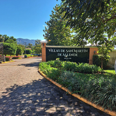 Se vende Amplio lote de 15 x 21 en Villas de San Martin de Allende